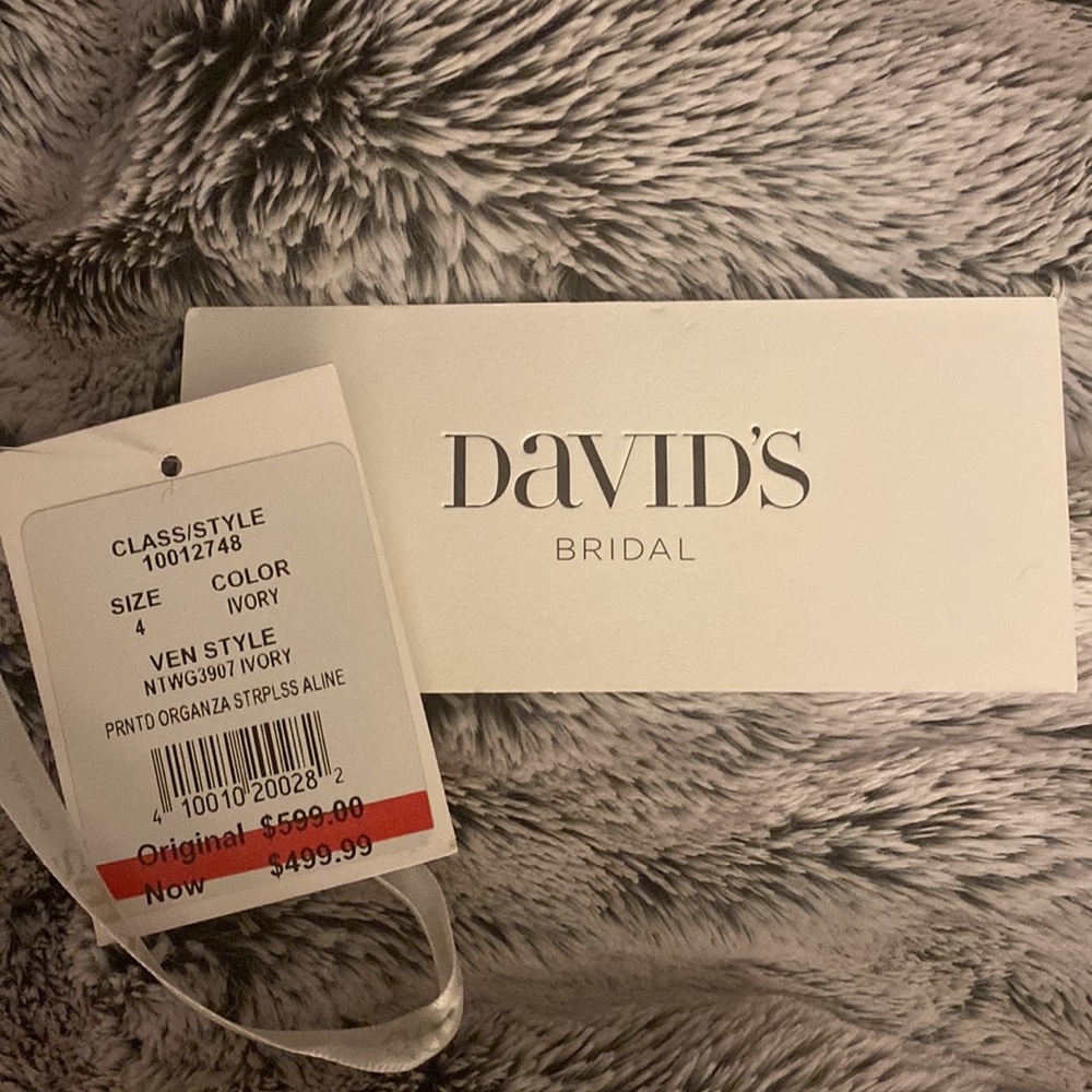 DAVID'S BRIDAL COLLECTION floral printed organza a-line wedding dress - Picture 5 of 5